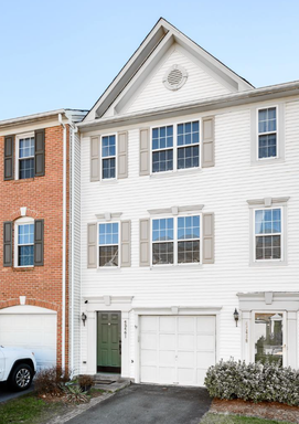 Welcome to 45461 Bluemont Junction Sq, Sterling, VA! – photo 1