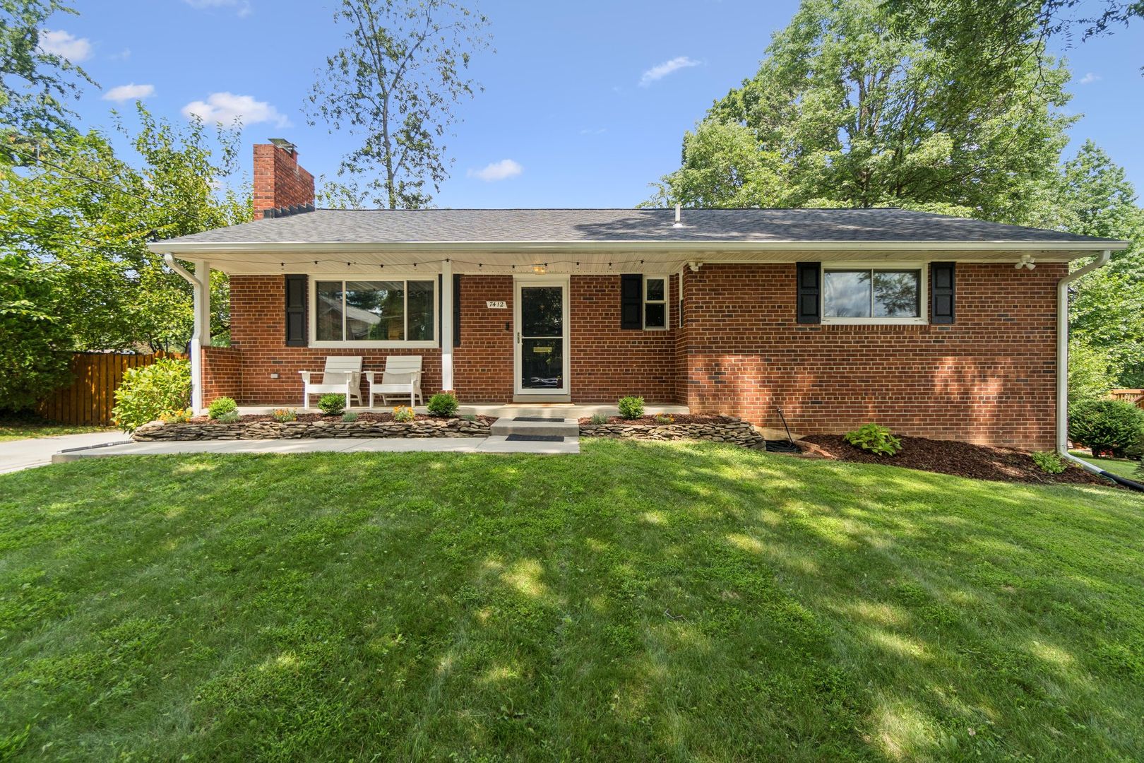 Springfield House: 7412 Farnum Street