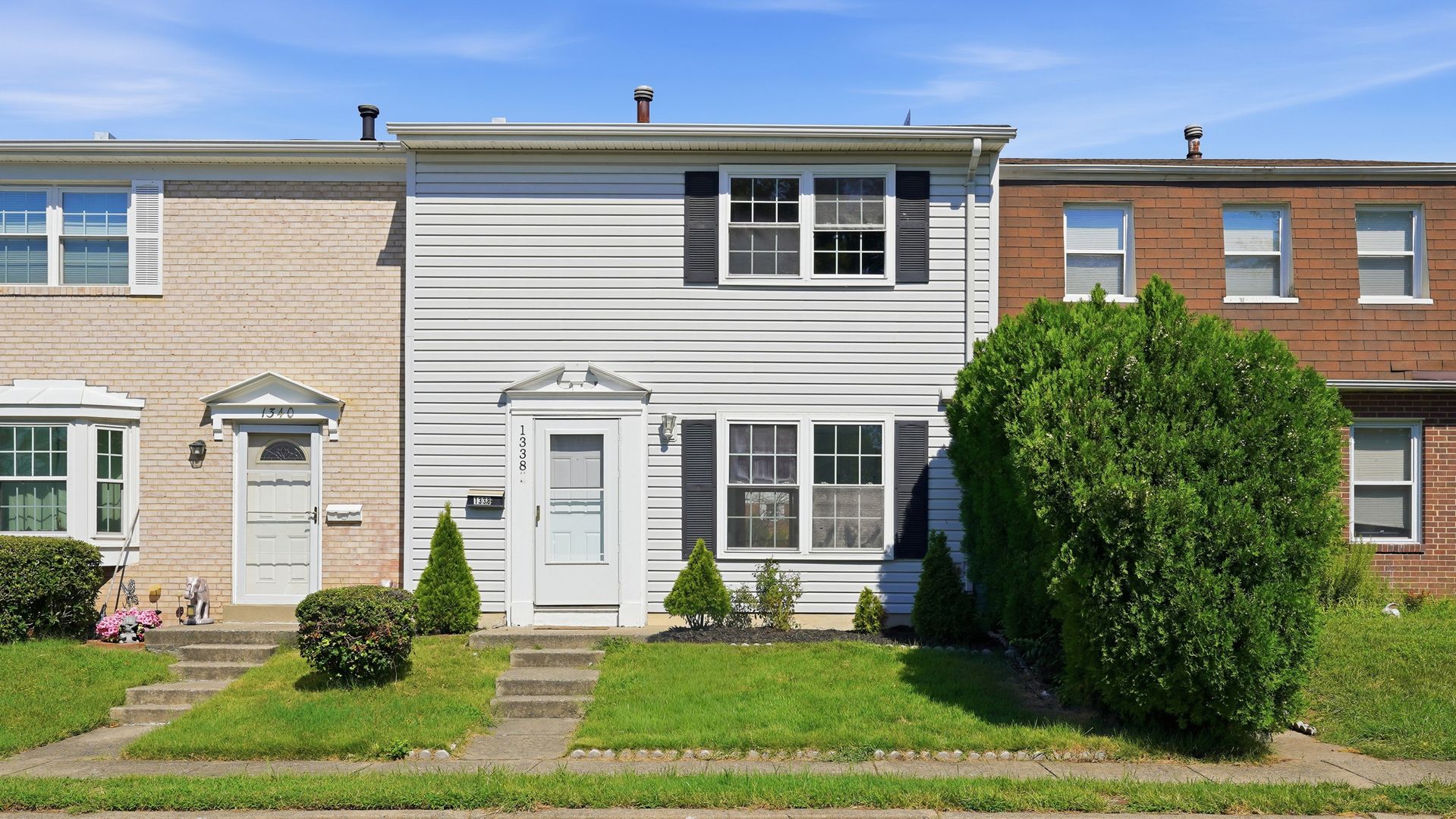 Woodbridge Townhome: 1338 Redbud Court