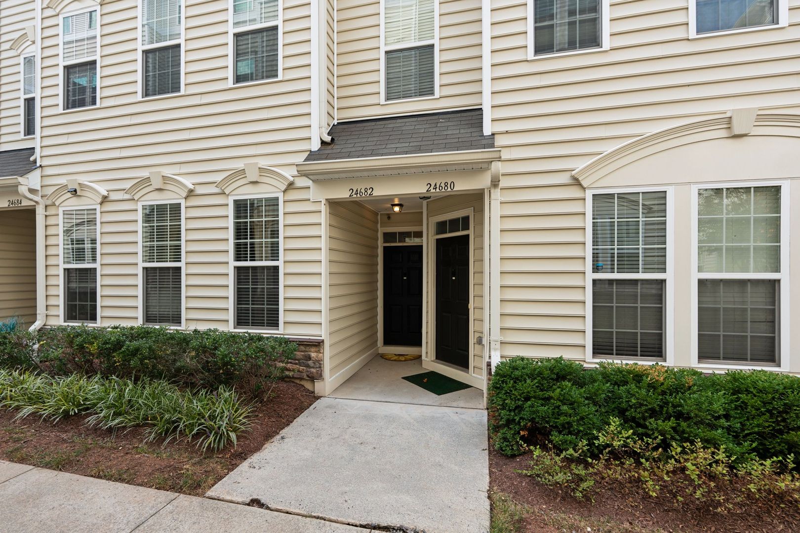 Aldie Townhome: 24682 Lynette Springs Terrace