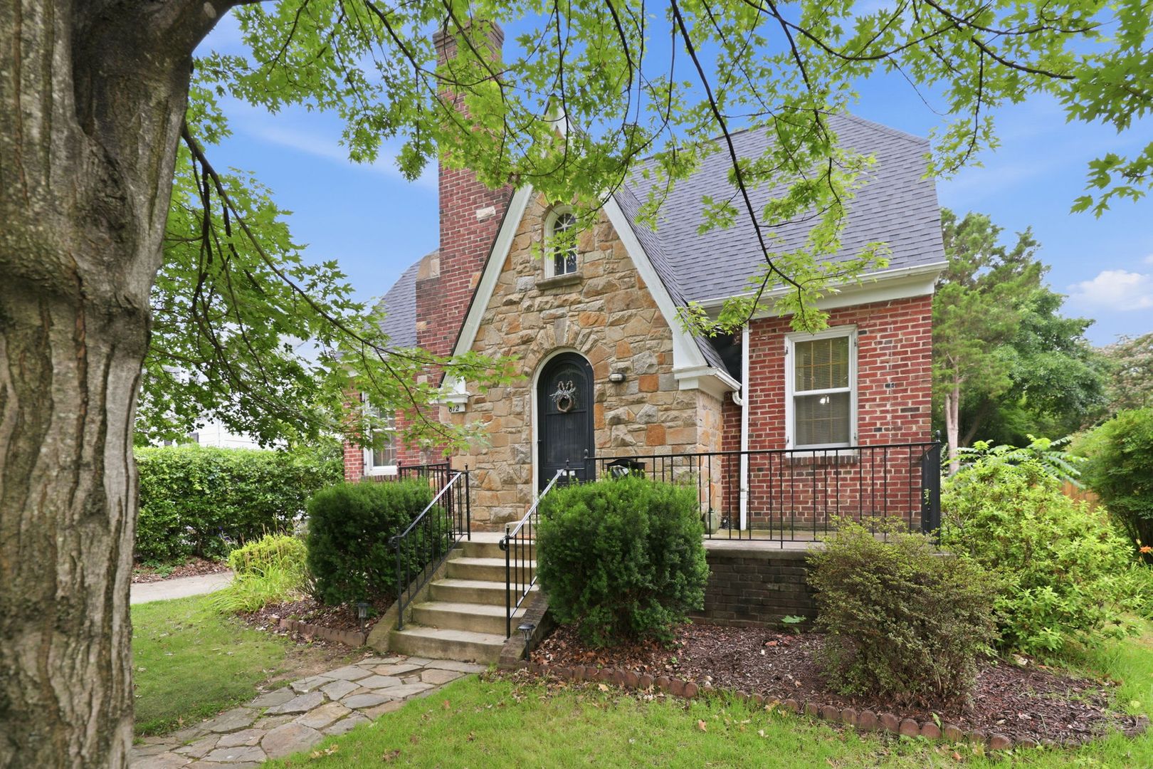 Arlington House: 812 South Glebe Road