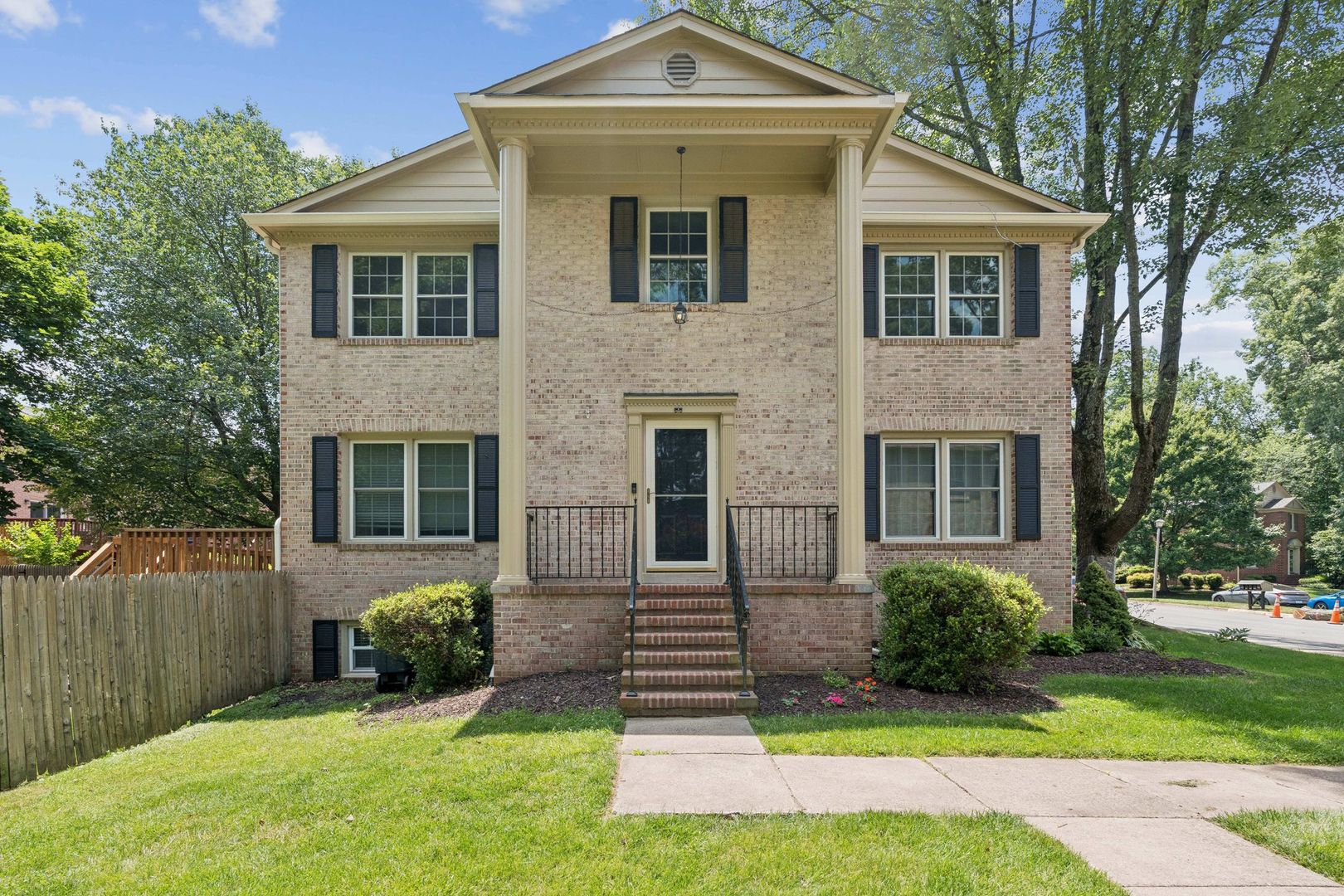 Springfield House: 7401 Willshire Hunt Court