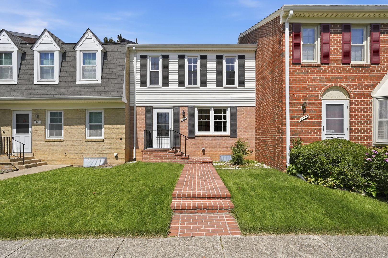 Burke House: 6002 Mardale Lane