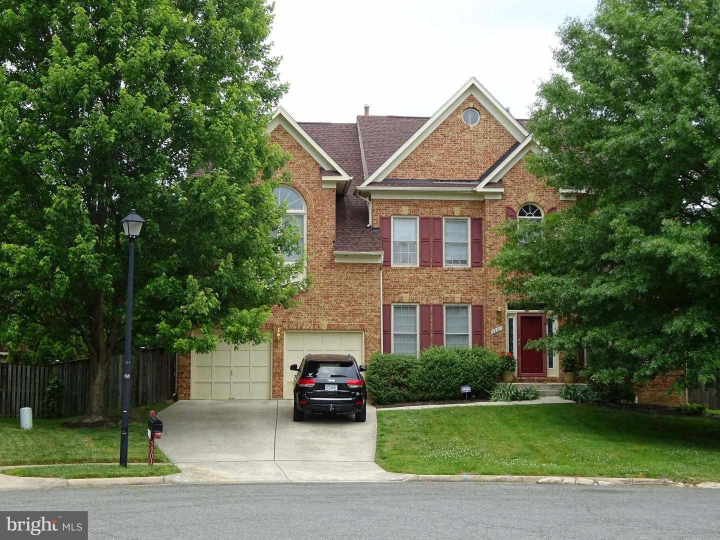 Alexandria House: 5901 Ewing Place