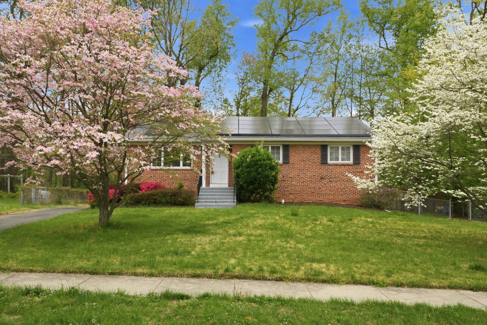 Springfield House: 7414 Jervis Street