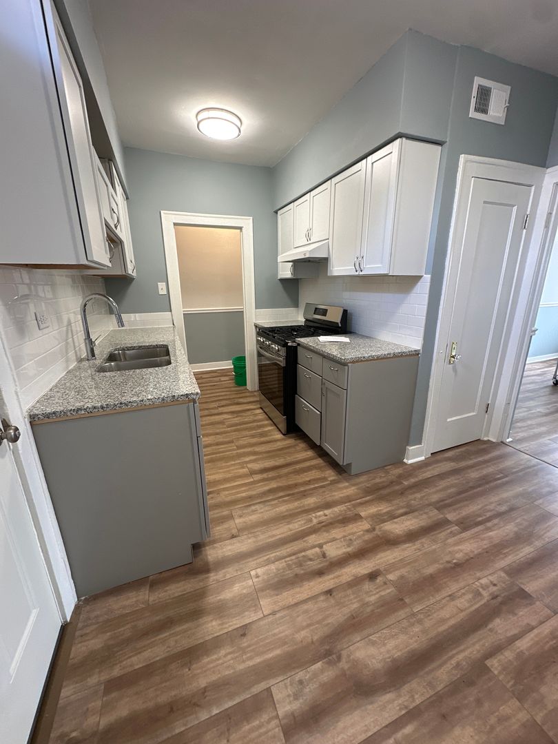 Chicago Apartment: 8311-13 S. Racine Ave.