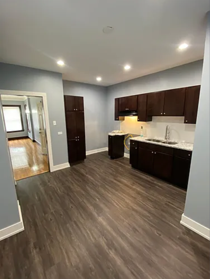 Chicago Apartment: 1048 W. 81st St