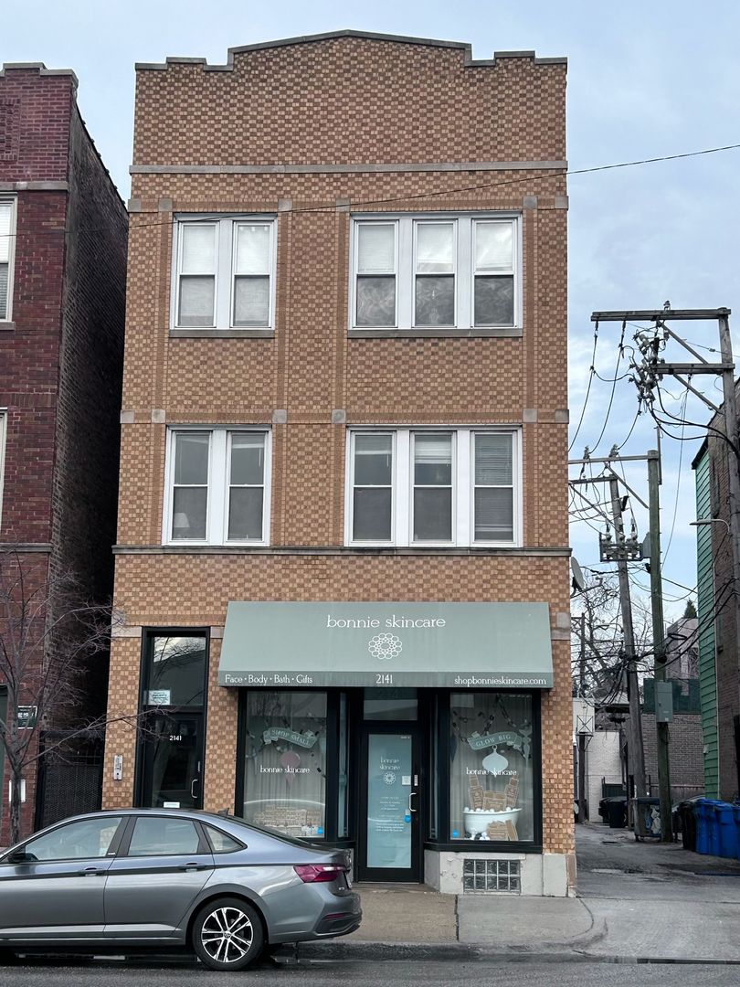 Chicago Apartment: 2141 N. Western