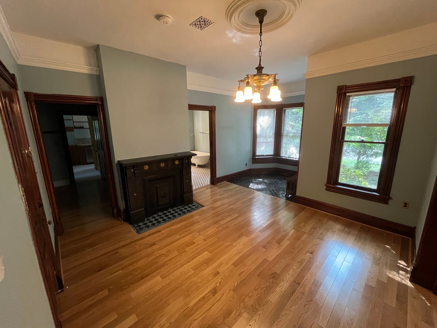 Ann Arbor Apartment: 921 W. Huron
