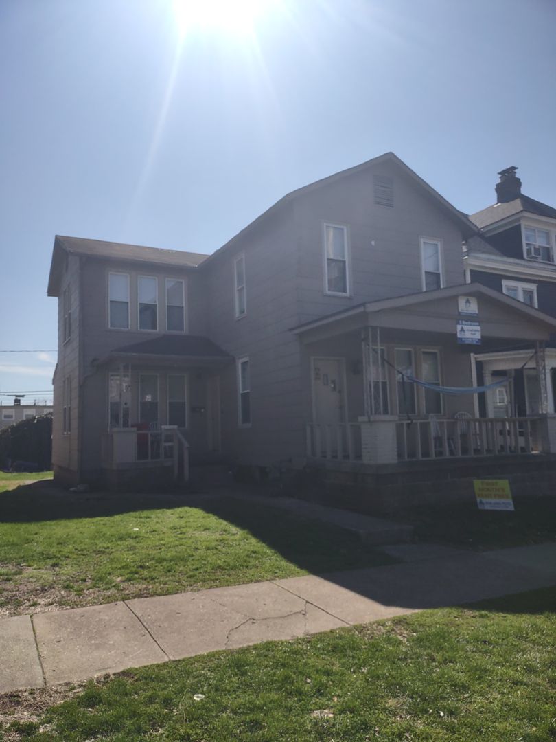 Columbus House: 93 Frambes