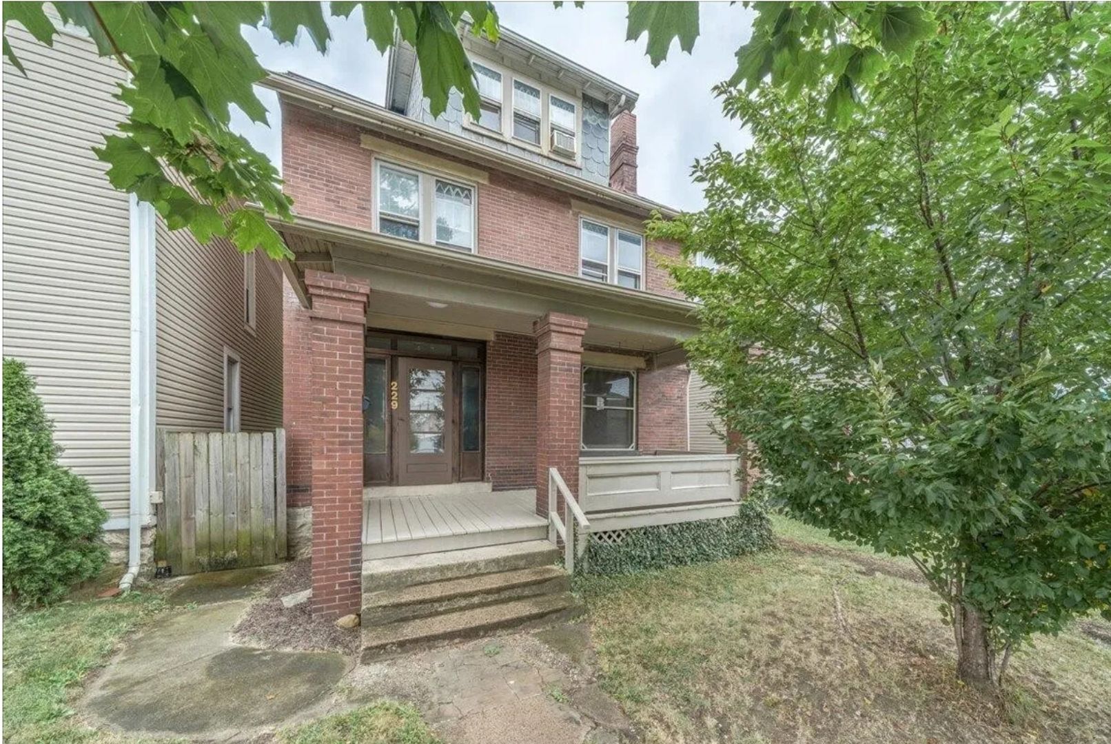 Columbus House: 229 E. 11th