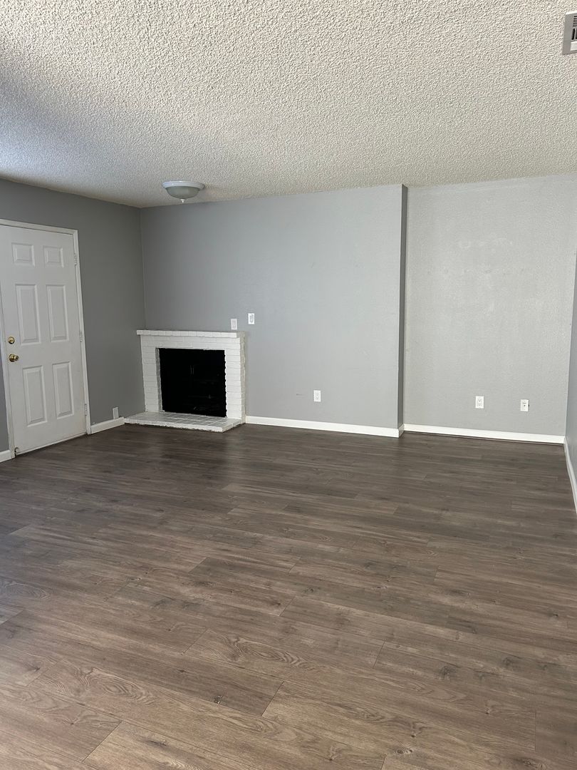 Ridgecrest Apartment: 816 Capehart Ct.