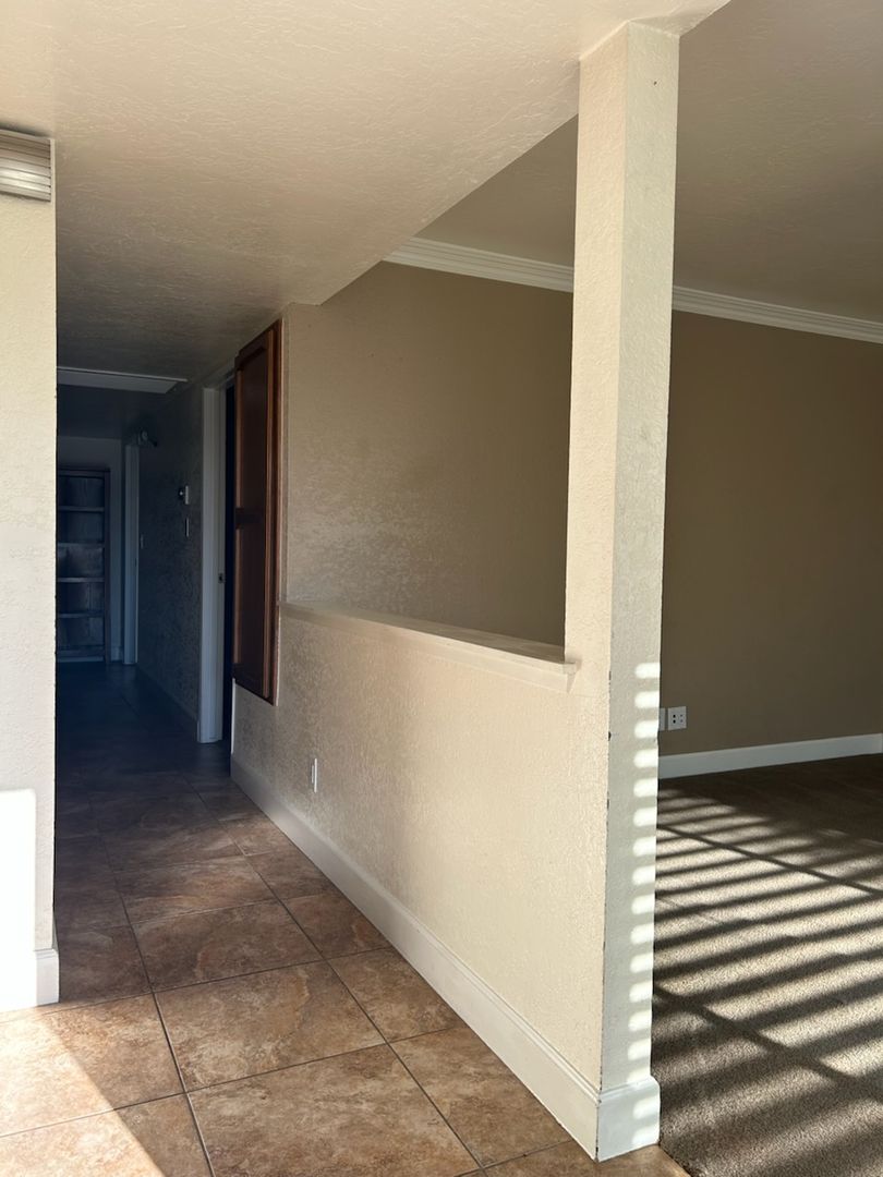 Ridgecrest House: 520 S. Silver Ridge St.