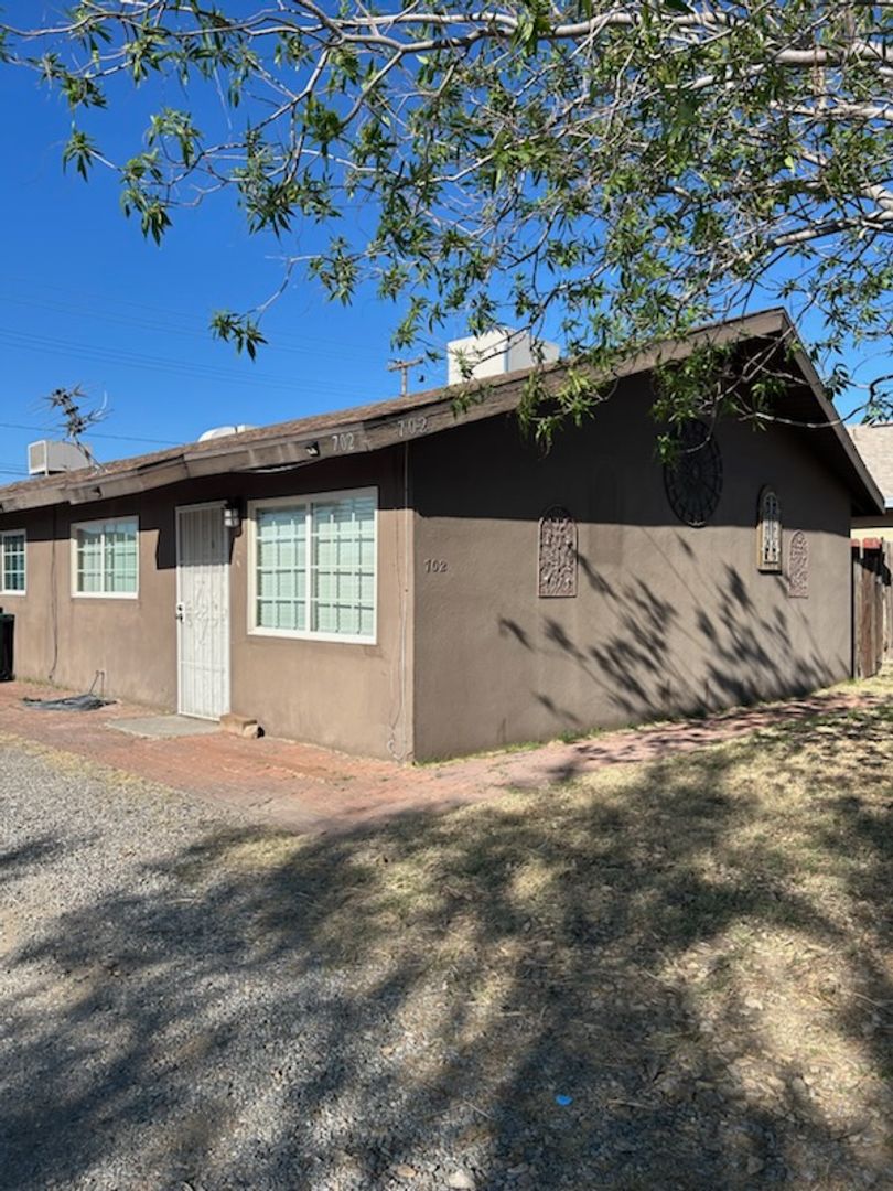 Ridgecrest Apartment: 702 W. Atkins Ave.