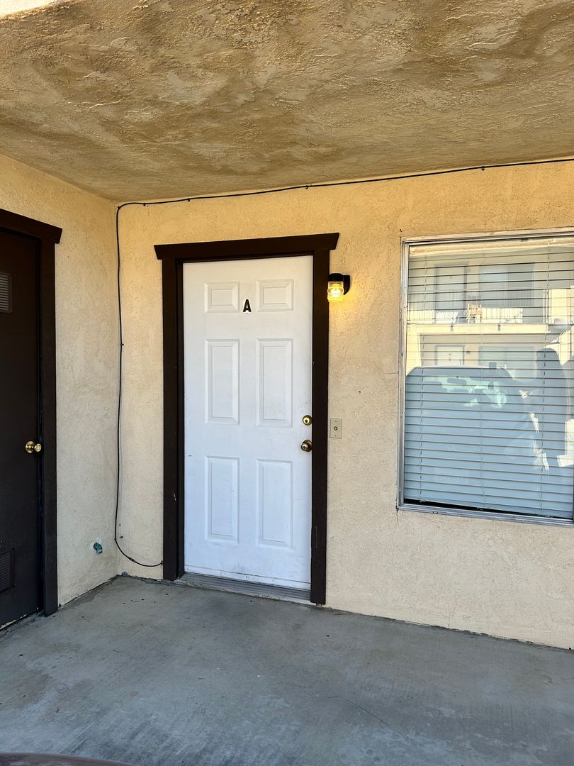 Ridgecrest Apartment: 816 Capehart Ct.