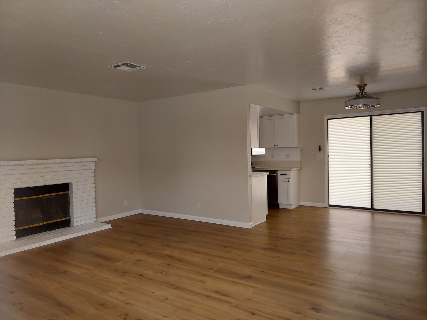 Ridgecrest Apartment: 612 W Graaf Ave.
