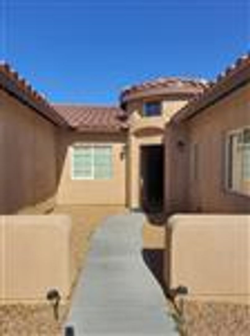 Ridgecrest House: 104 W. Rancho Del Cerro