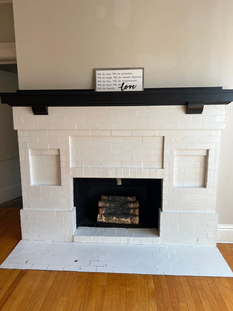 Dubuque Apartment: 201 W, 17th st