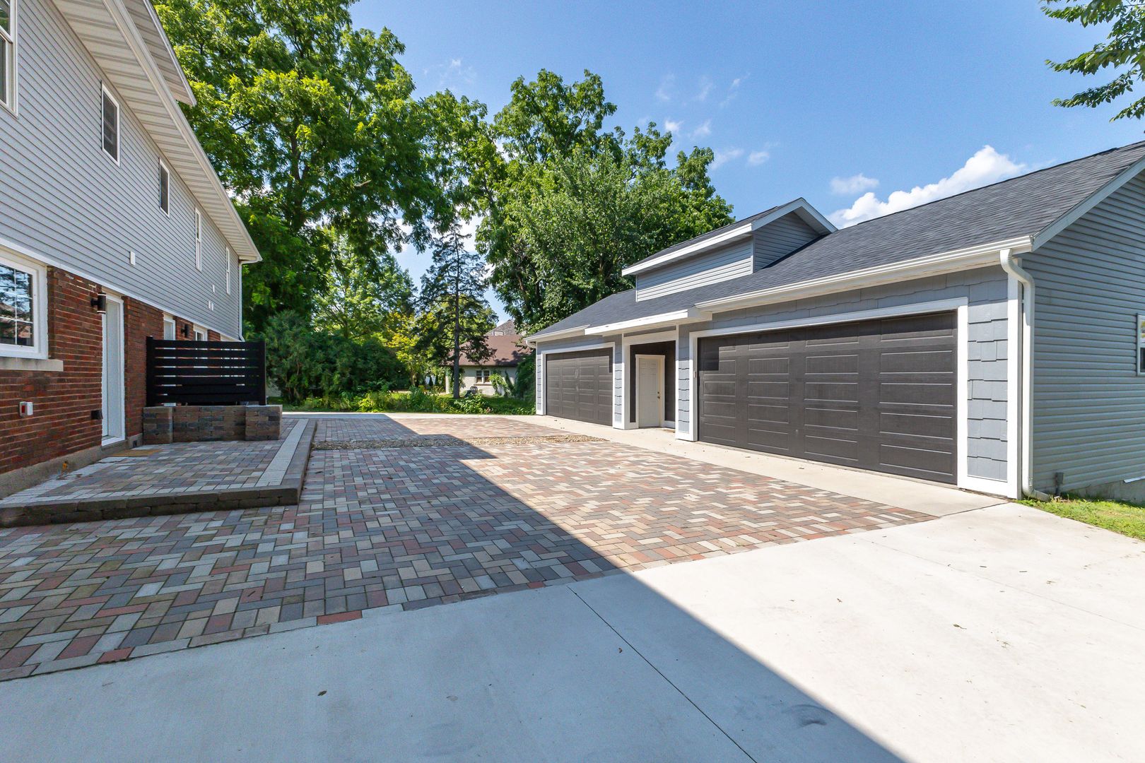 Dubuque Apartment: 222 S Grandview