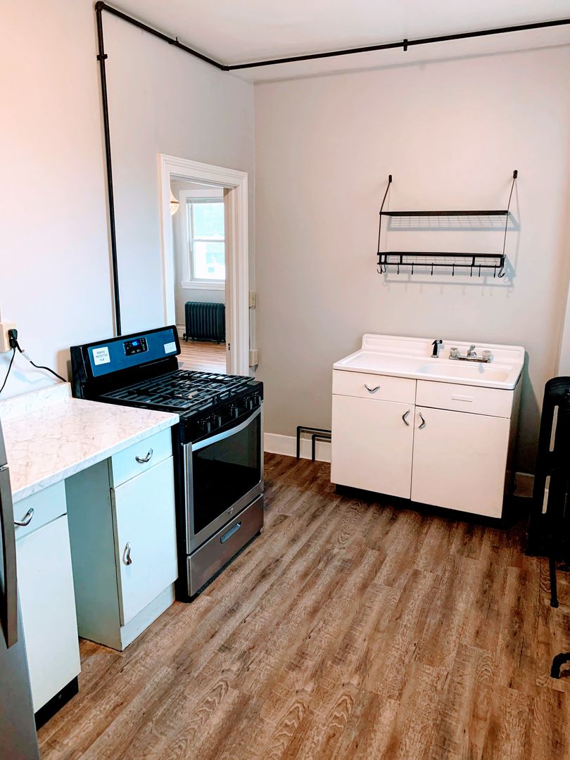 Tyrone Apartment: 1051-1055 Pennsylvania Ave
