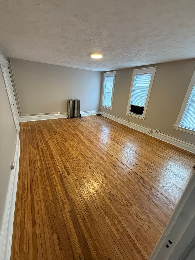 Tyrone Apartment: 1014 Logan Avenue
