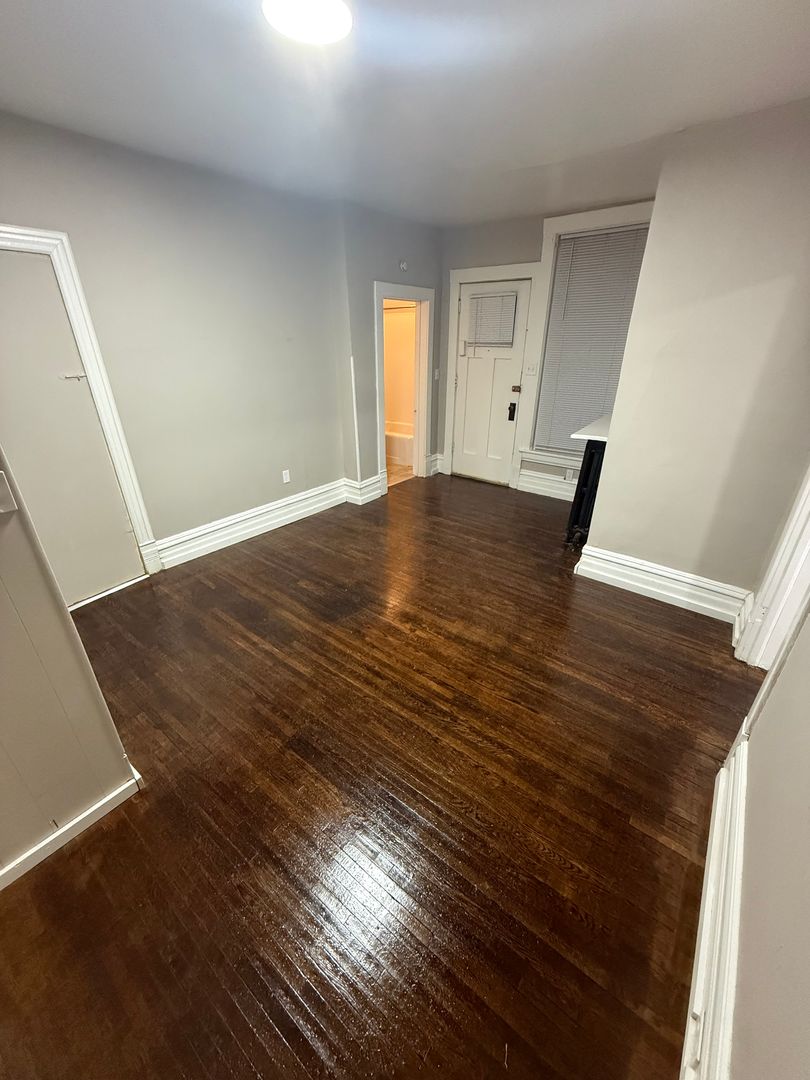 Tyrone Apartment: 1014 Logan Avenue