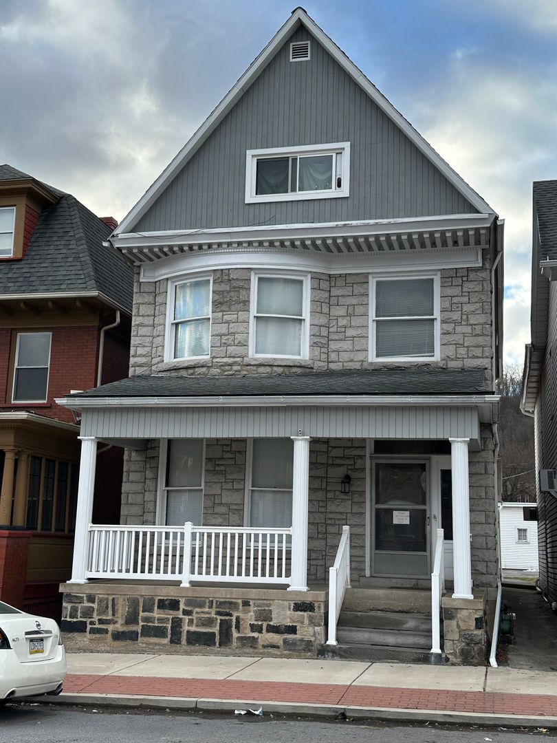 1055 Logan Avenue