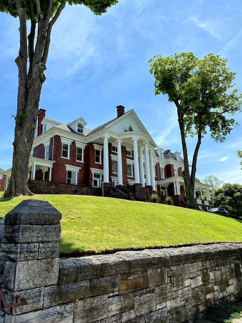 Bellefonte Apartment: 254 North Allegheny Street