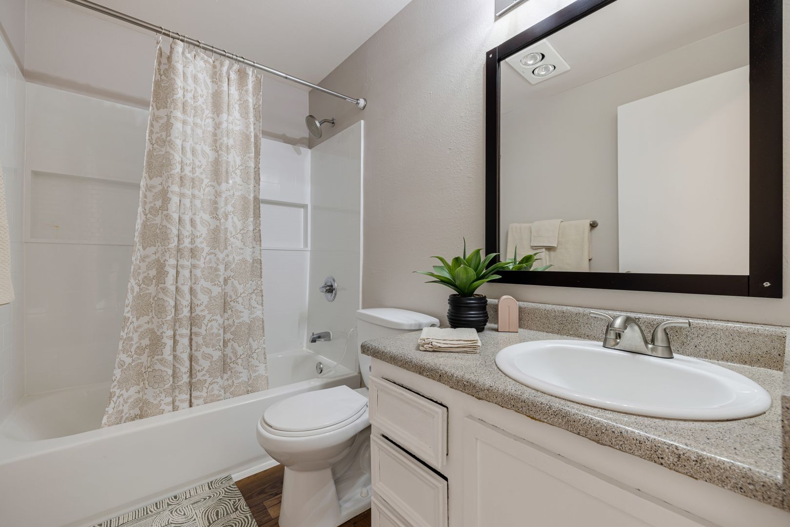 Portland Apartment: 3612 SE 28th Pl
