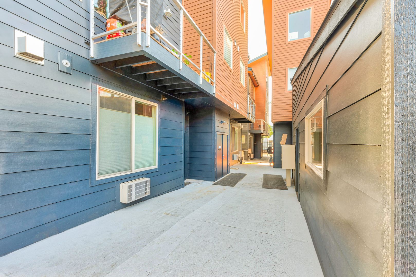 Portland Apartment: 1607 NW Davis St.