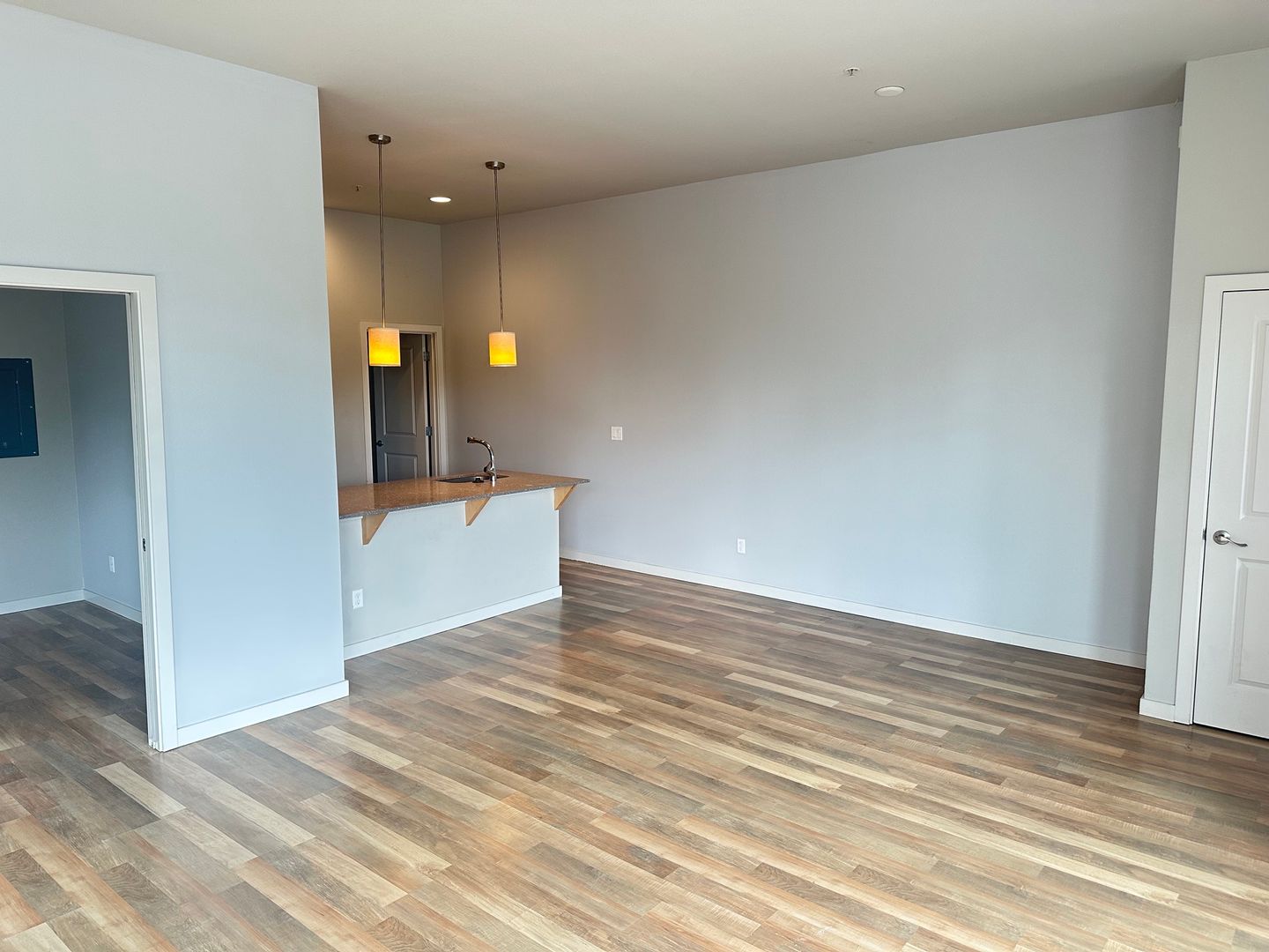 Portland Apartment: 1607 NW Davis St.