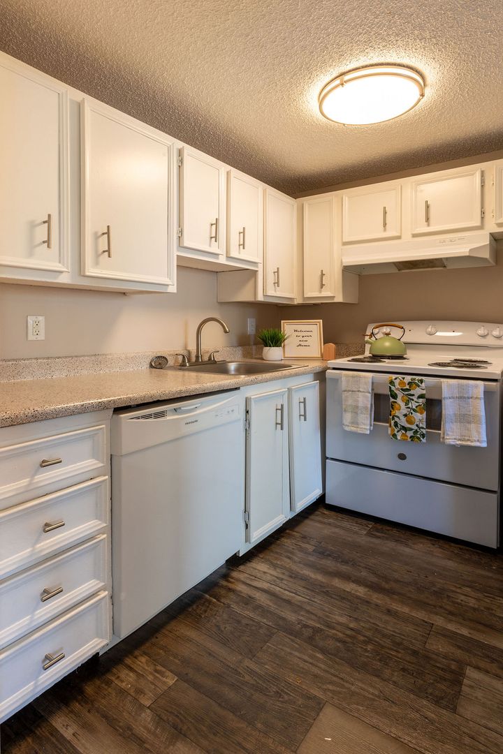 Portland Apartment: 3612 SE 28th Pl