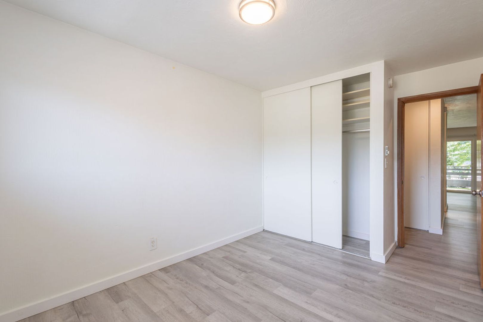 Portland Apartment: 11211 NE Weidler St