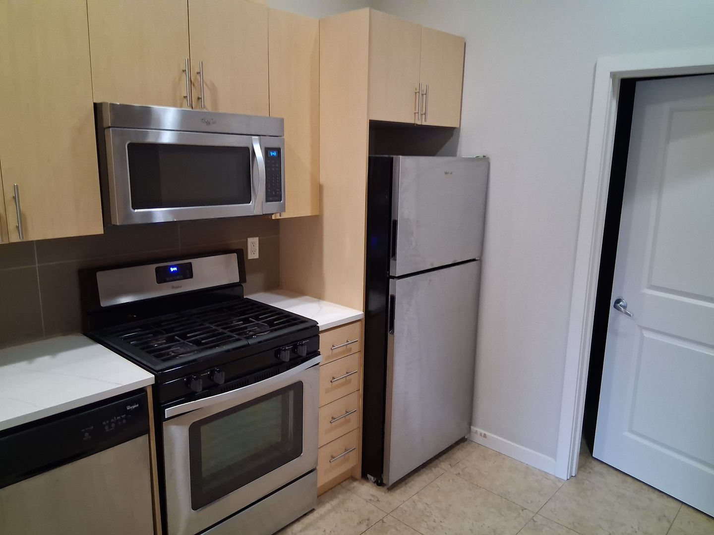 Portland Apartment: 1607 NW Davis St.