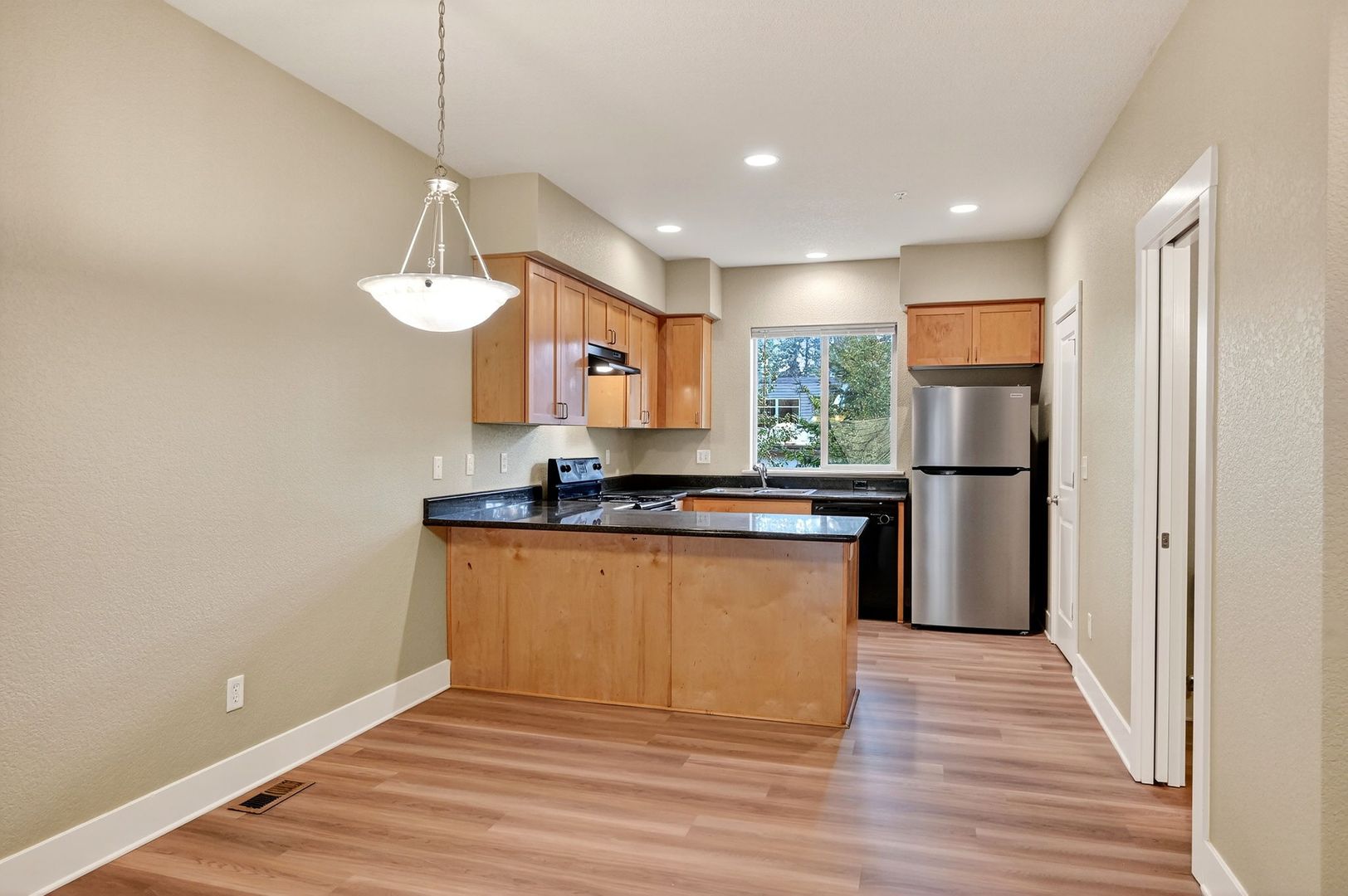 Gresham Townhome: 17218 - 17298 NE Glisan Street