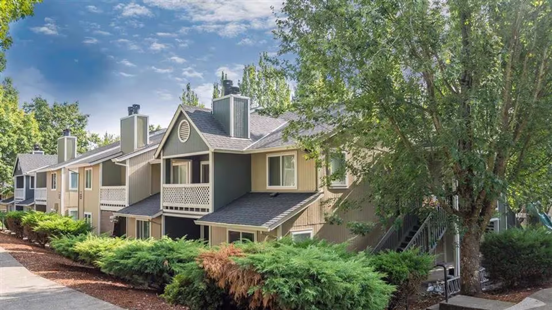 Gresham Apartment: 24050 SE Stark St