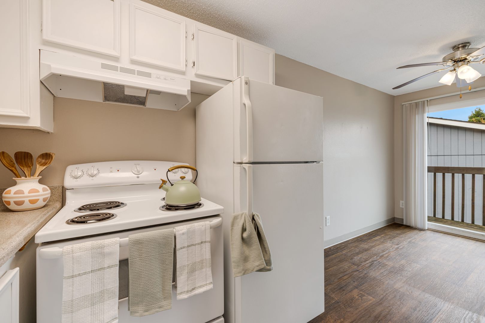 Portland Apartment: 3612 SE 28th Pl
