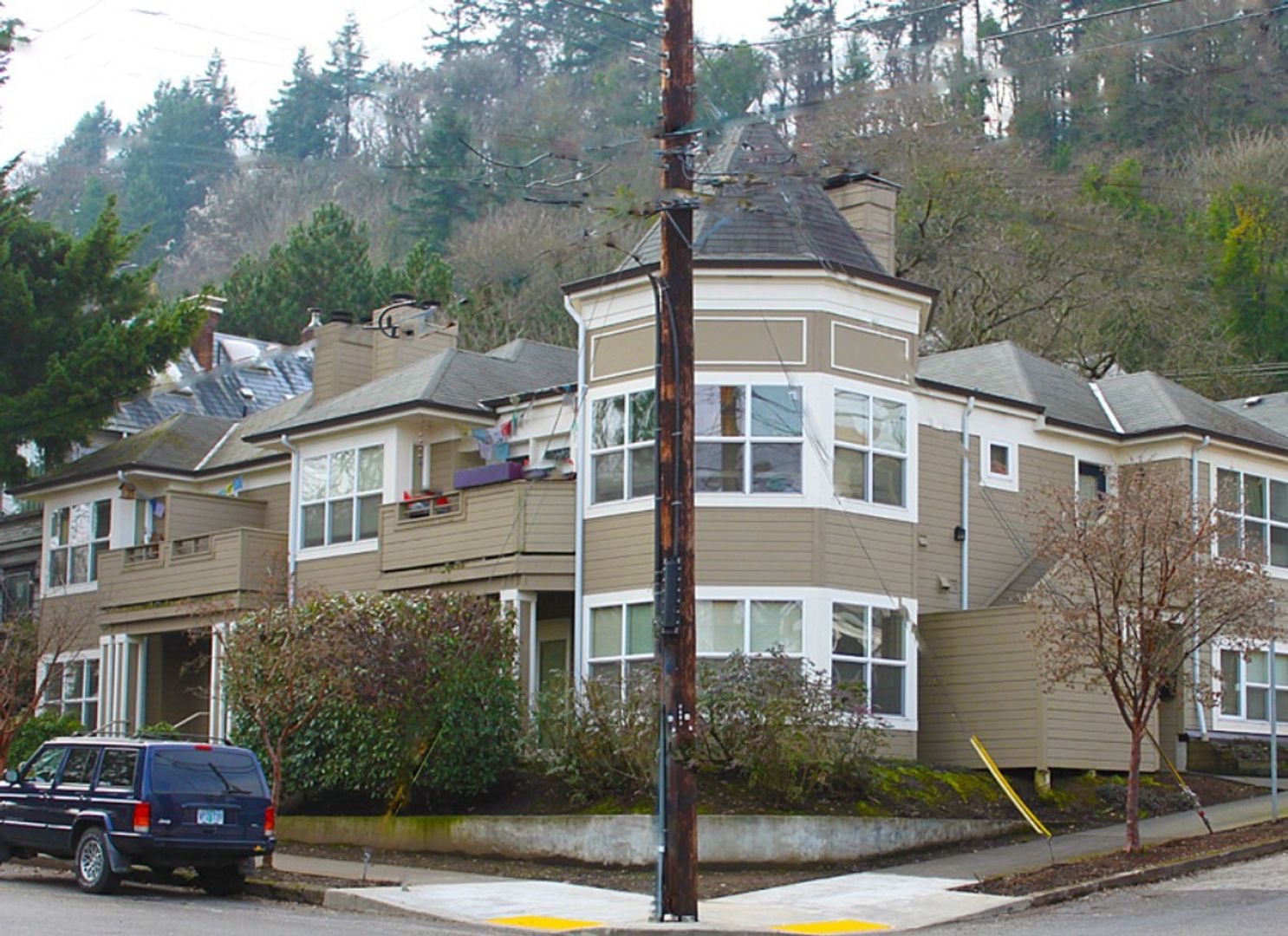 Portland Apartment: 3401-3417 SW 1st St, & 110-120 SW Whitaker St