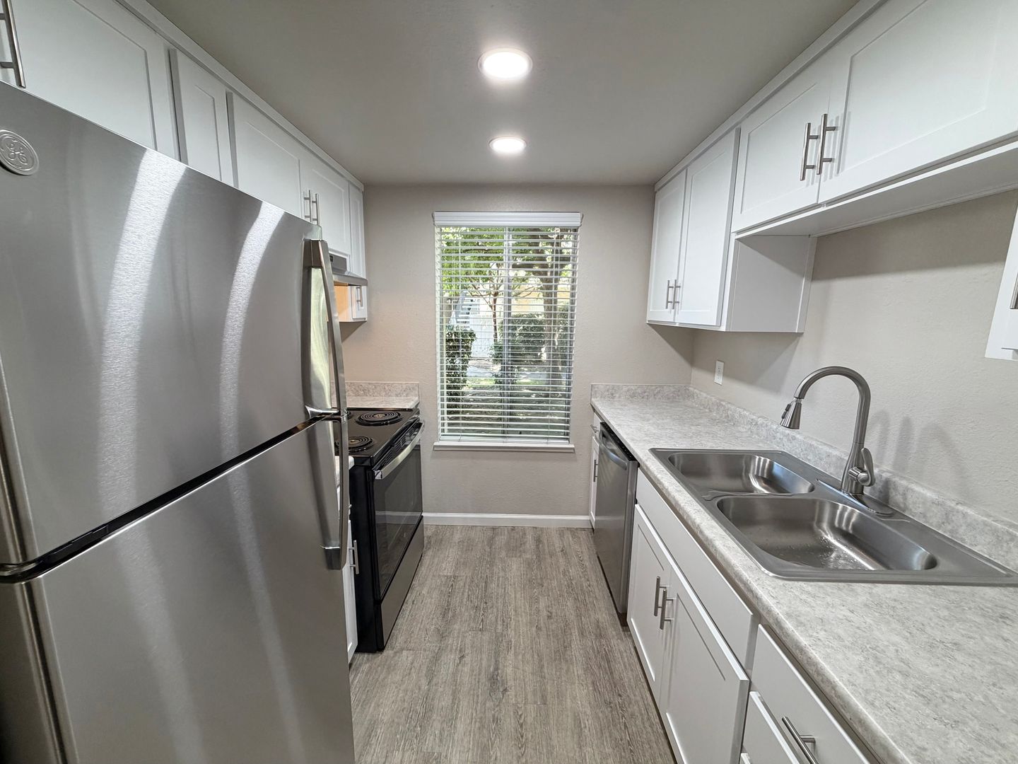 Clovis Apartment: 400 West Gettysburg Avenue