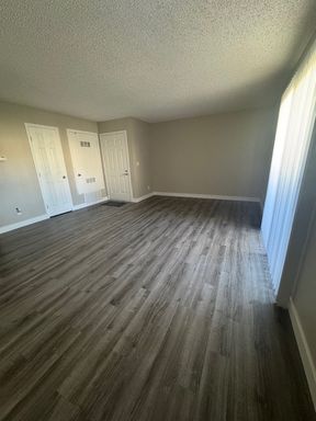 2 Bedroom, 2 Bath Apartment- Comfortable living in Convenient Location