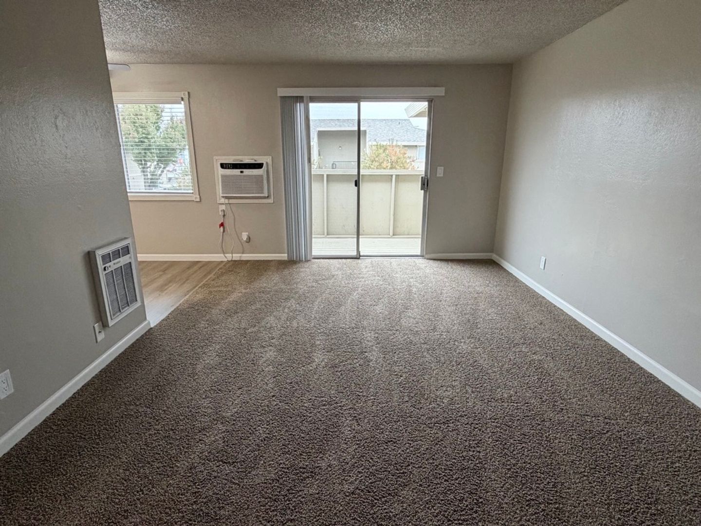 Clovis Apartment: 2127 Peach Avenue