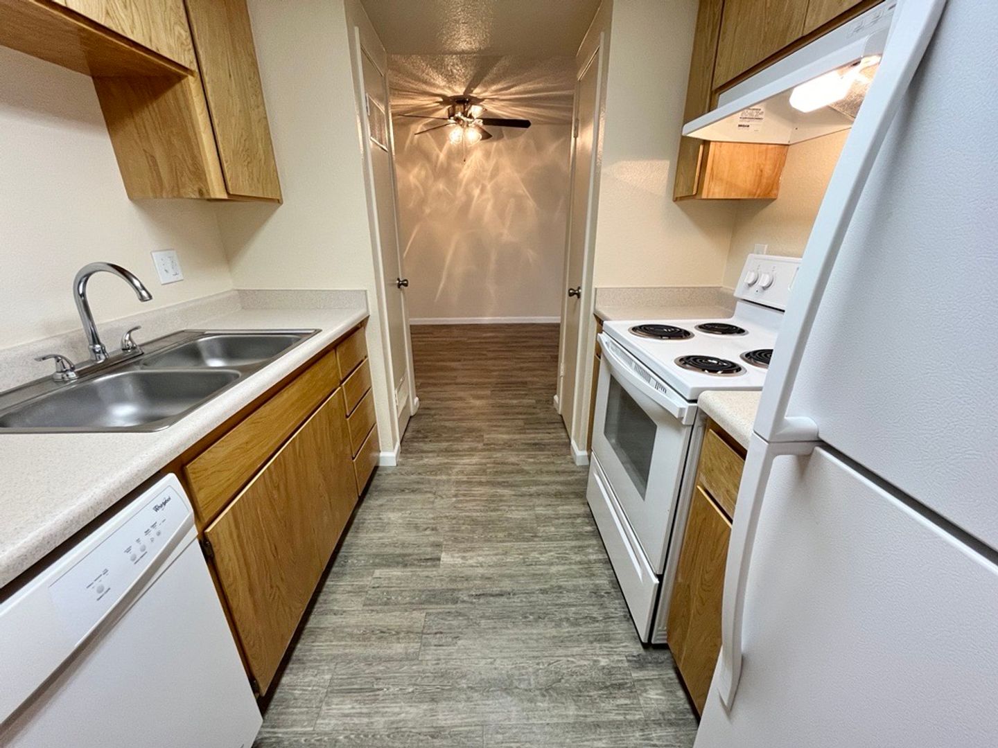 Clovis Apartment: 400 West Gettysburg Avenue