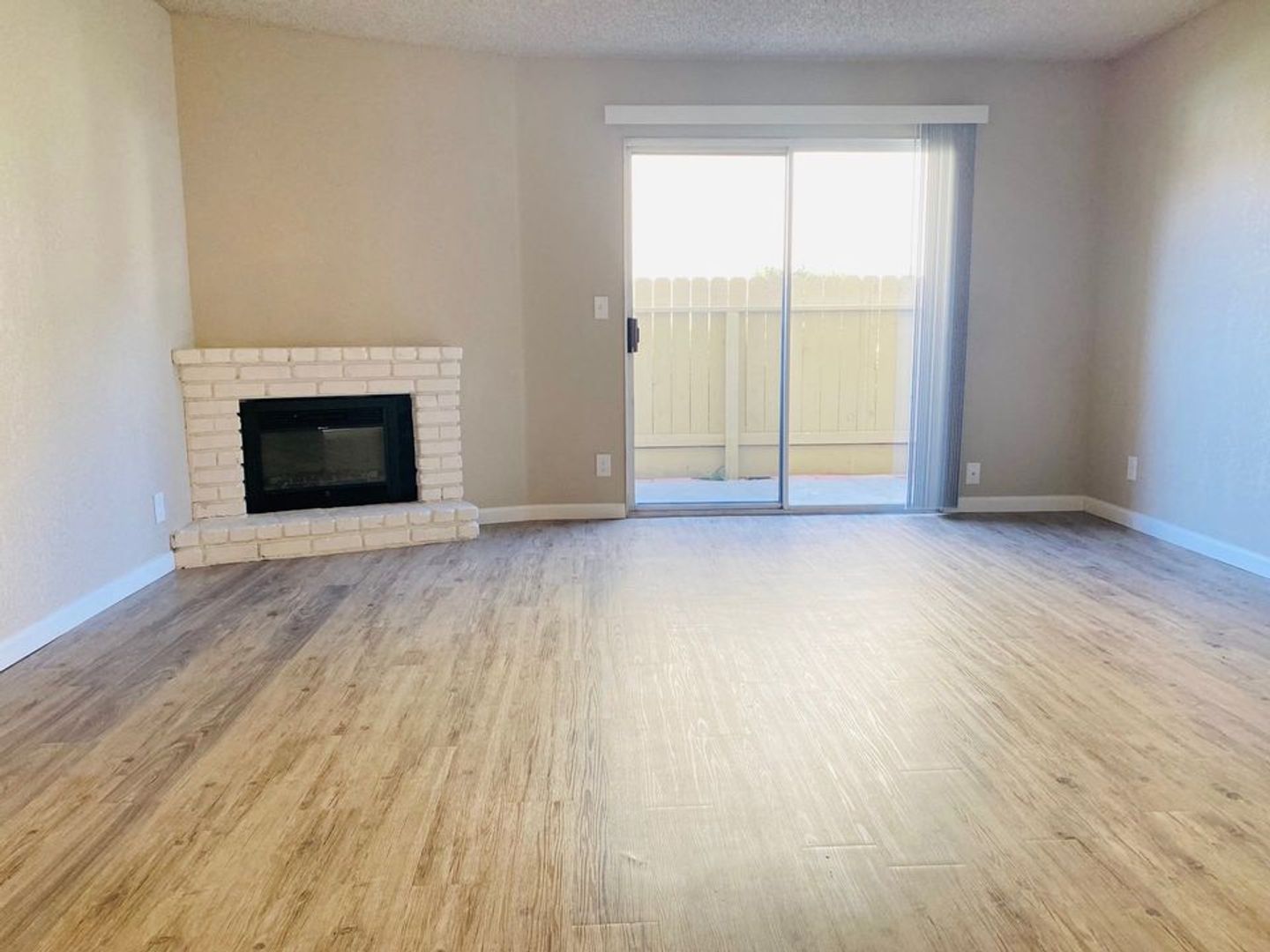 Clovis Apartment: 400 West Gettysburg Avenue
