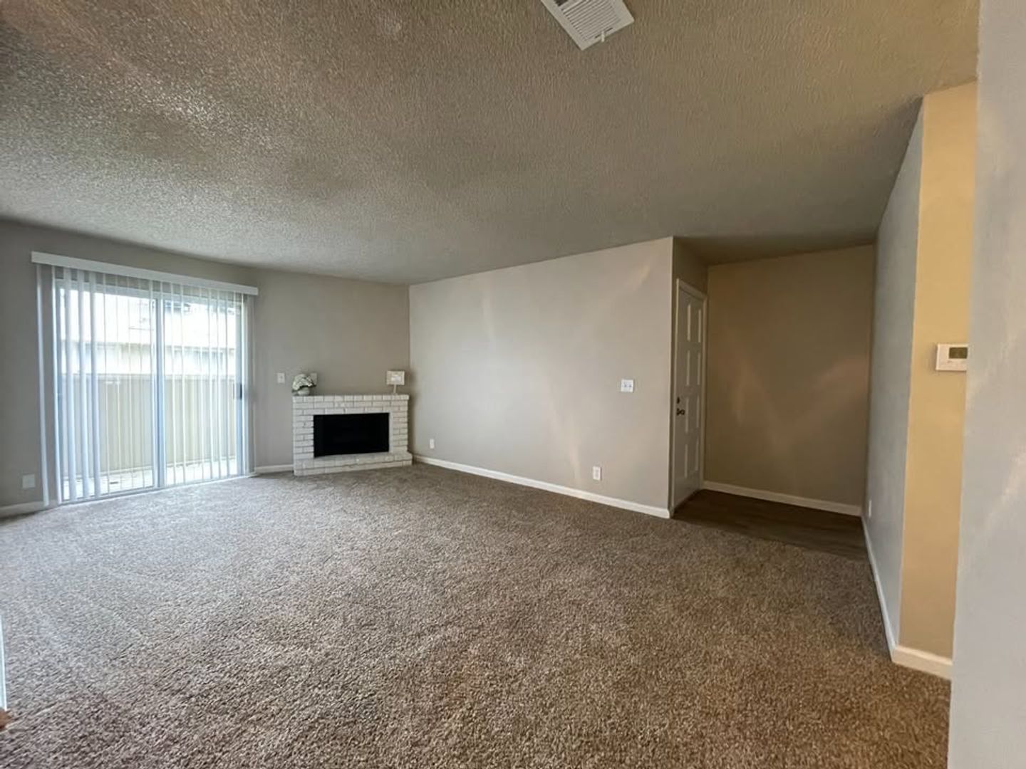 Clovis Apartment: 400 West Gettysburg Avenue
