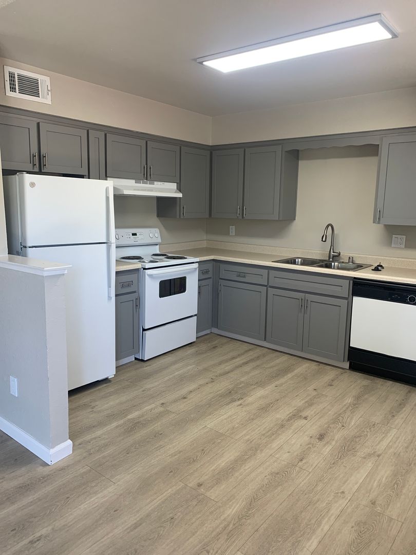 Paso Robles Apartment: 1227 Corral Creek Ave