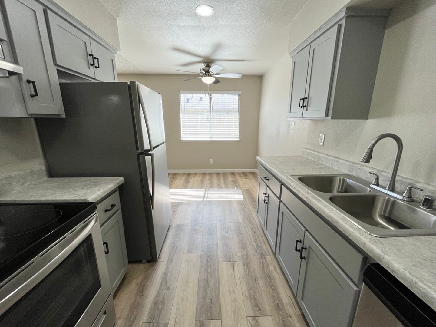 Clovis Apartment: 315 West Alamos Avenue Apt 133