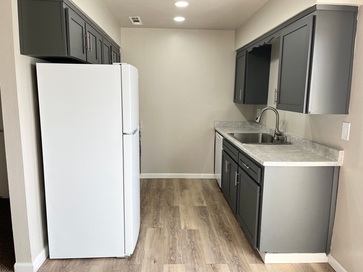 Clovis Apartment: 315 West Alamos Avenue Apt 133