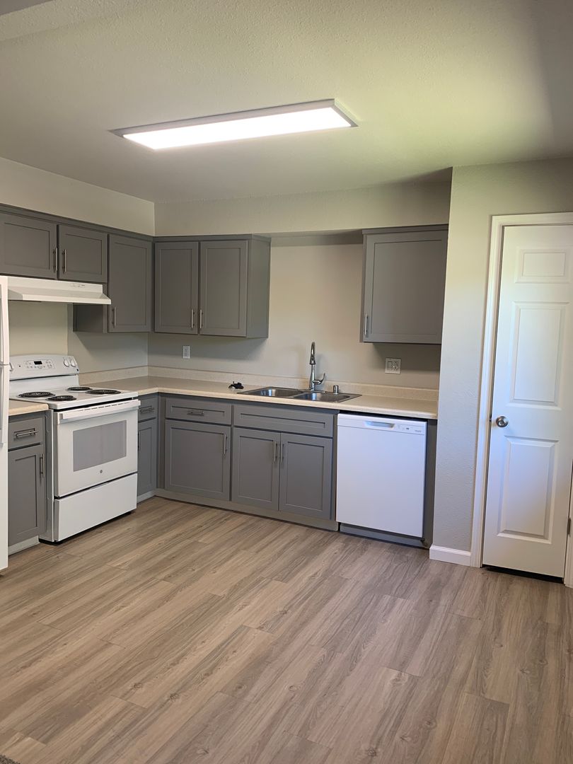 Paso Robles Apartment: 1227 Corral Creek Ave