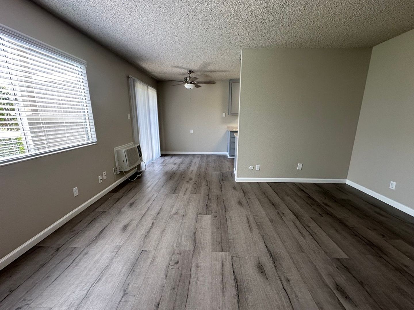 Clovis Apartment: 289 West Santa Ana Avenue