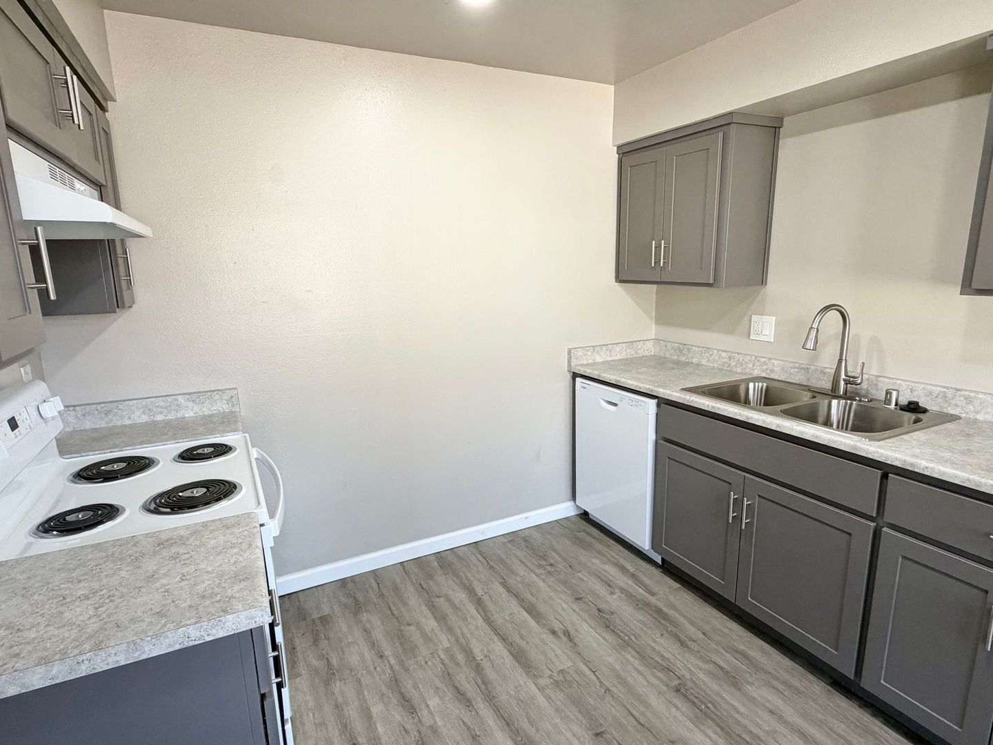 Clovis Apartment: 215 West Santa Ana Avenue Apt 104A
